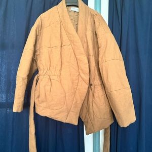 Like new Modern Citizen quilted, tie waist jacket